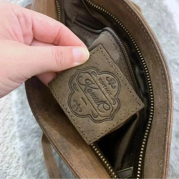 Komal’s Passion Leather Crossbody Bag - Picture 8 of 16